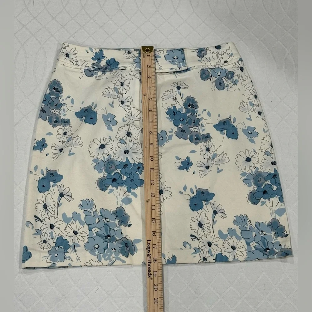 Women’s Dalia Sport Blue And White Floral Skirt Size 6 - Picture 5 of 7